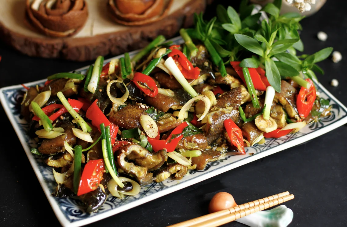 Stir-fried Eel with Satay (Medium)