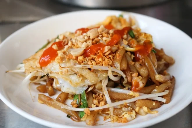 Stir-fried Banh Lot with Beef
