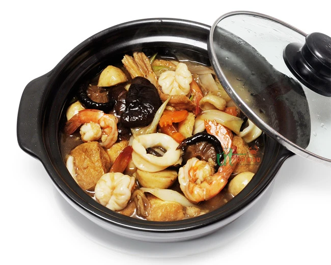 Stew Tofu with Seafood Potland
