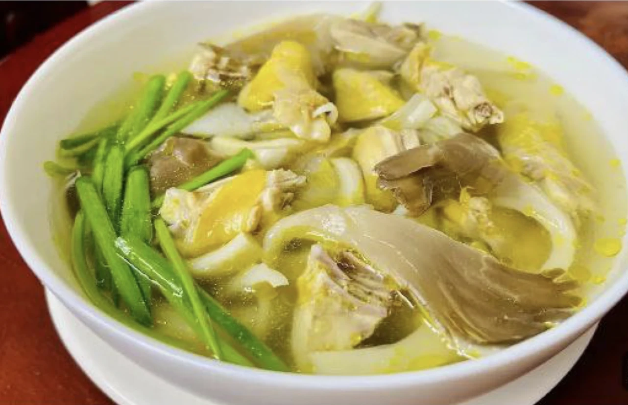 Chicken Soup with Yellow Mushroom