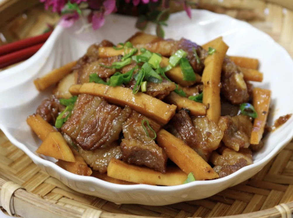 Braised Bamboo Shoots with Pork